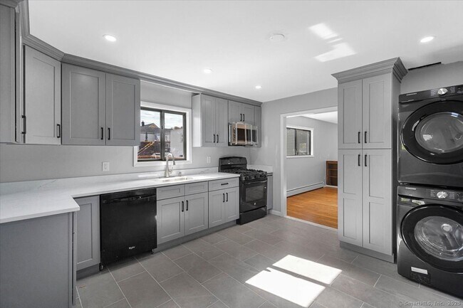 Photo - 88 Horton St Unidad 1st floor