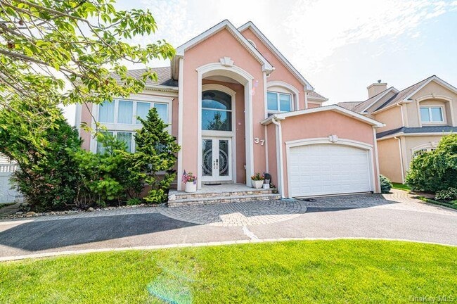 37 Crescent Cove Cir