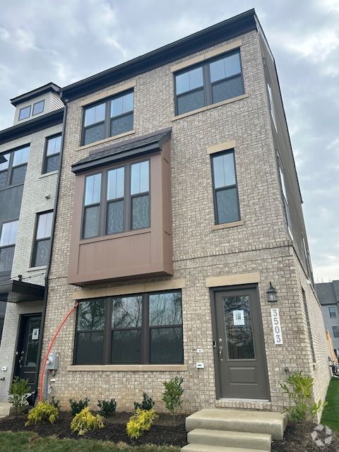 Building Photo - 3503 Carnaby St Rental