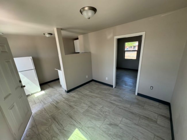 Photo - 301 W 44th St