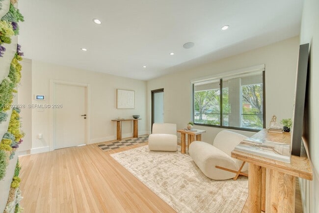 Photo - 1940 SW 32nd Pl