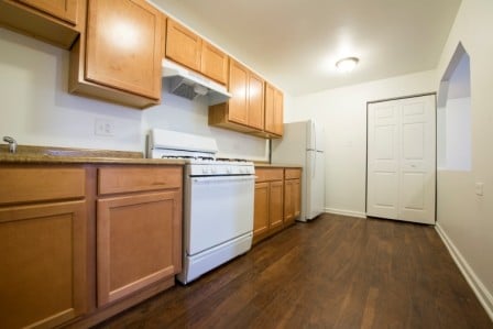 Photo - Lakes Apartments