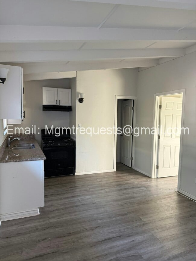 Photo - 1180 W Valencia Dr Unit 1194