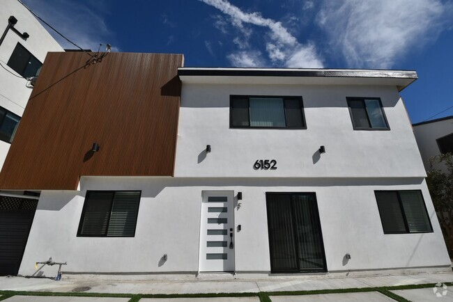 Building Photo - 6152 Woodman Ave Rental