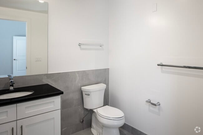 3BR,2BA - 1,405SF Primary Bathroom - The Eagle Building - 3833 N Broadway