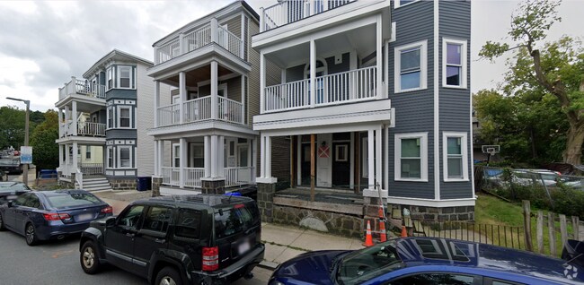 Building Photo - 11 Woodlawn St Unit 1 Rental