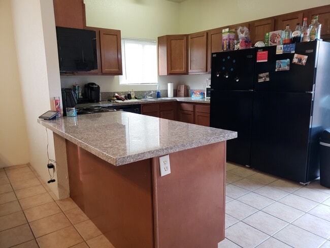 Kitchen - 1823 N Park Ave Unit #2