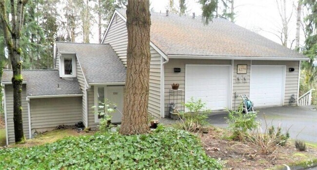 Building Photo - 2 bedroom in Bellevue WA 98006 Rental