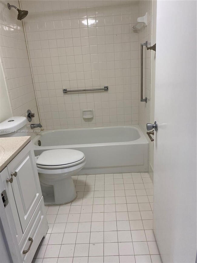 Building Photo - 101 SW 132nd Way Rental