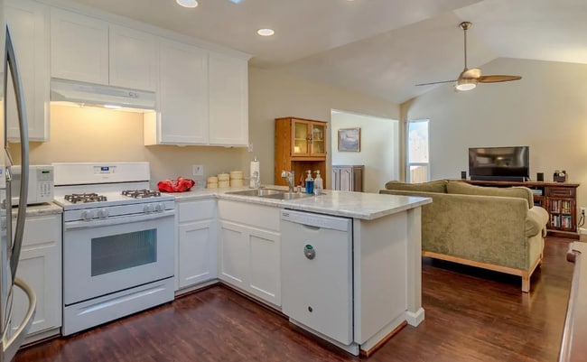 Photo - 5614 Tarwood Way