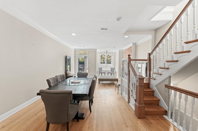 Photo - 11 R St NW