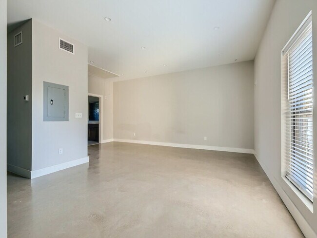 Photo - 3523 Gonzales St Unit 200