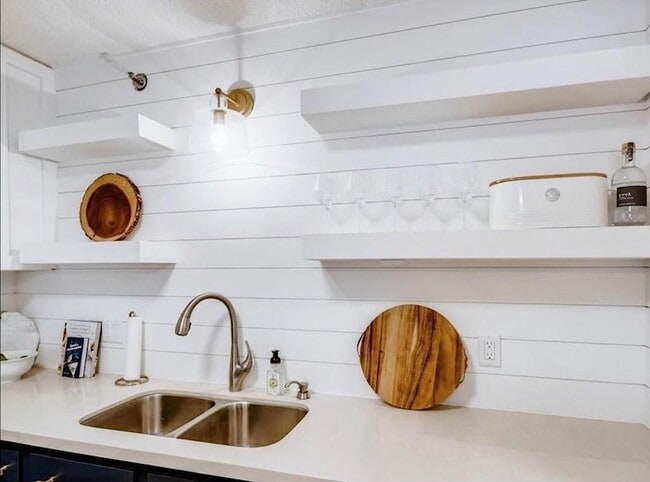 Photo - 121 Washington Ave S