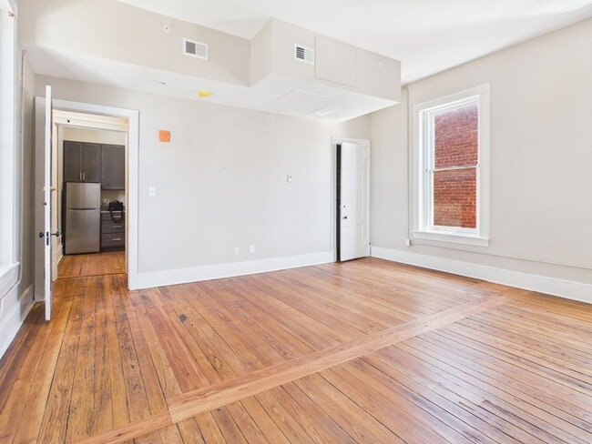 Photo - 7 E Franklin St Unit 6