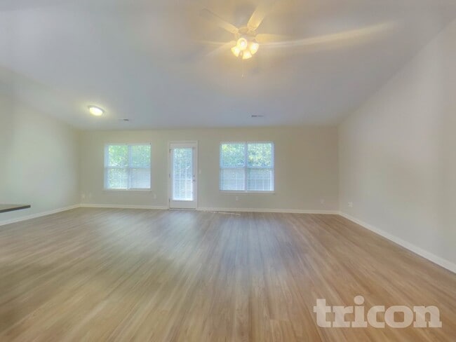 Photo - 3216 Laurenfields Way