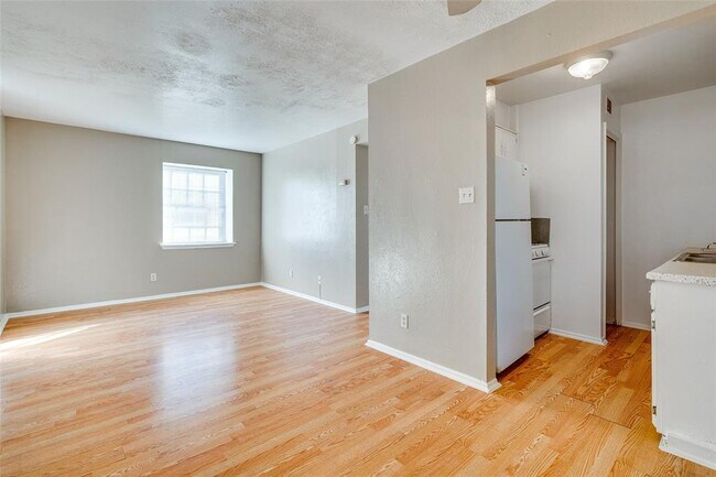 Photo - 307 E 31st St Unit 205