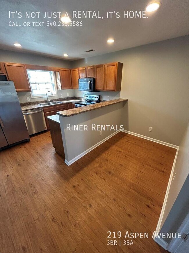 Photo - 219 Aspen Ave