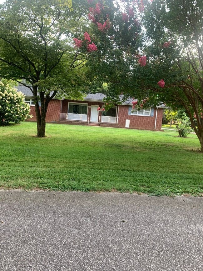 2 Bedroom Salisbury Home - 2 Bedroom Salisbury Home
