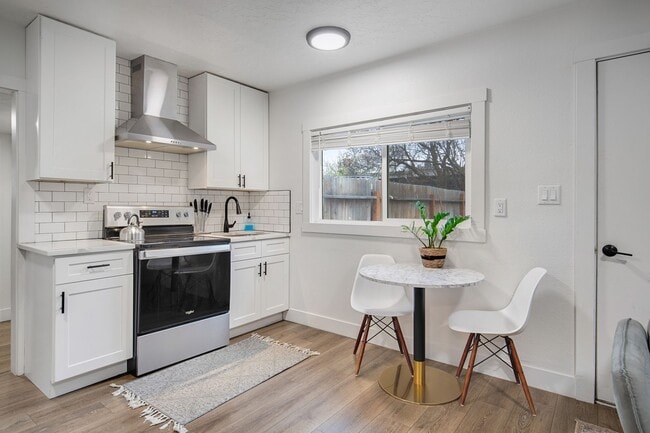 Photo - 1503 S Newport St Unit B