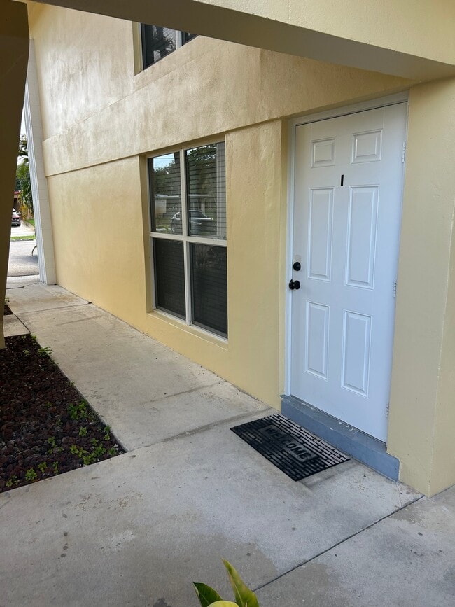 Photo - 731 Hummingbird Way Unit 1