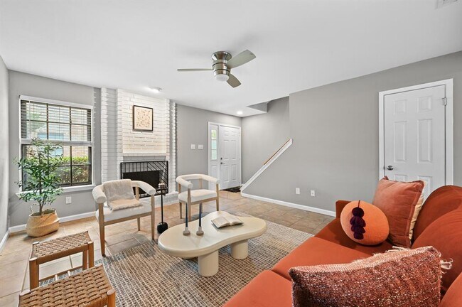 Building Photo - 8400 Jamestown Dr Unit 332