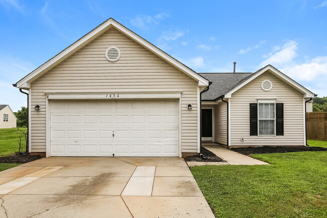 Building Photo - 1436 Galesburg St Rental