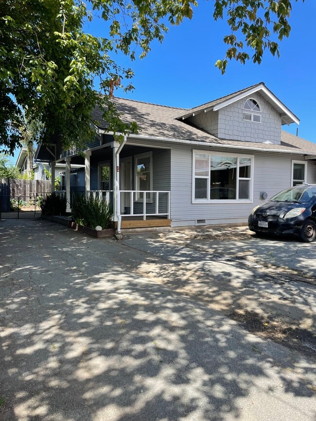 Photo - 1803 Harper St