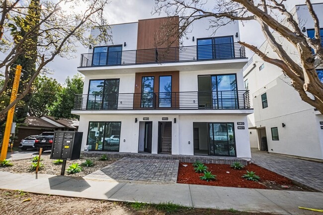 Be the first to live in this brand new 4 b... - Be the first to live in this brand new 4 b... Apartment Unit 4