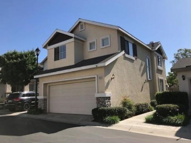 Building Photo - Nicely Renovated Home in Gated Community -...