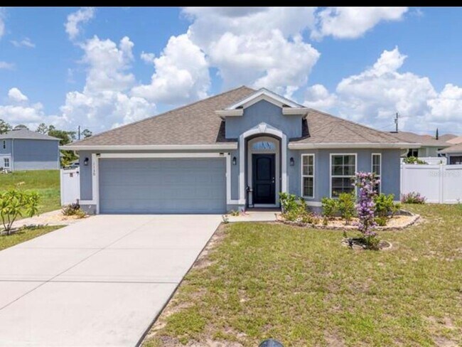 Building Photo - 1130 Sabine Ln