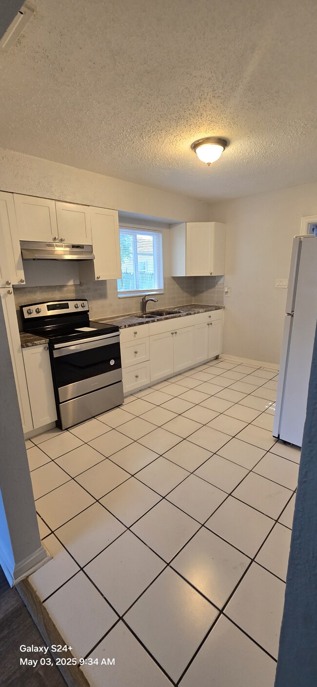 Photo - 1505 18th Ave Dr W