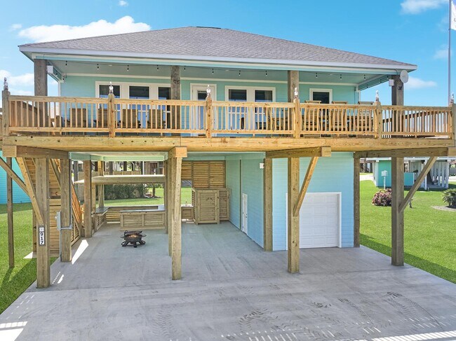 Building Photo - 917 Westview