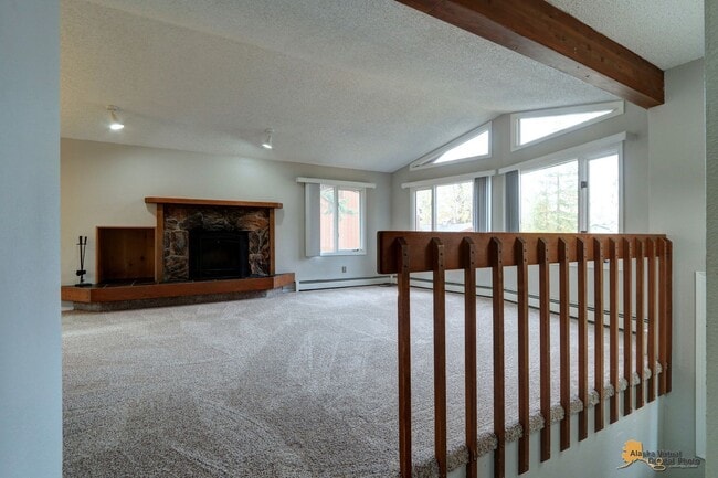 Photo - Quiet Eagleridge Home