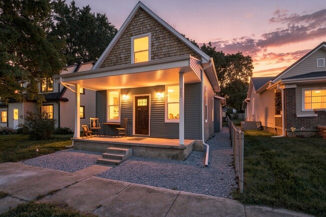 303 S Main St