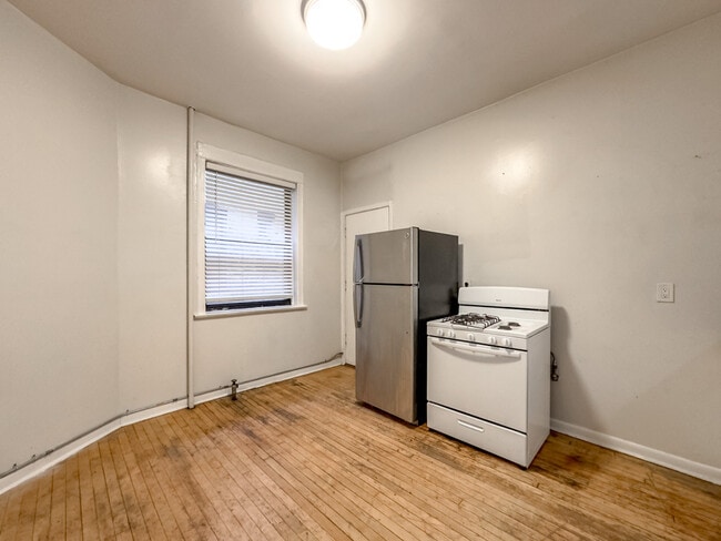 Photo - 917 W Waveland Ave Unit C3