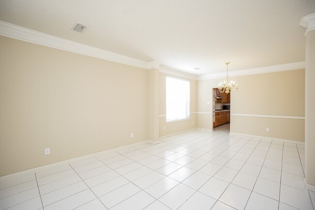 Photo - 822 Hyacinth Pl