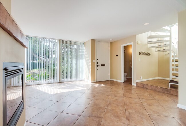 675 S Sierra Ave