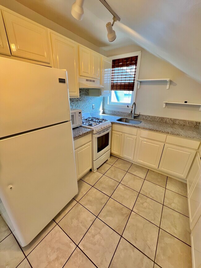 Photo - 714 Irvington Ave Unit 2