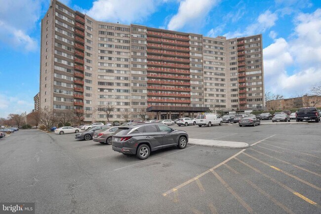 Building Photo - 5340 Holmes Run Pkwy Unit 700 Rental