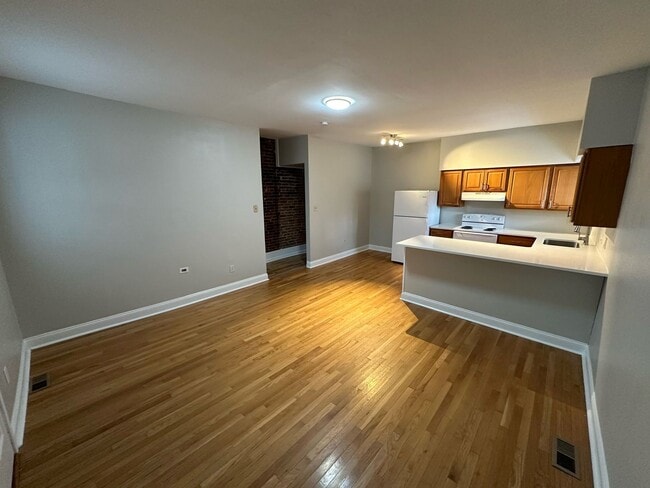 Building Photo - 4250-52 Castleman Unit 4250