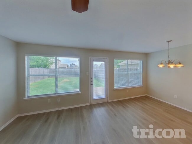 Photo - 1461 Pine Ln