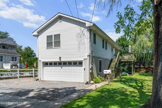 Building Photo - 13 Meadowbrook Ave Rental