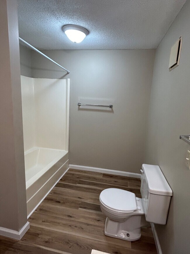 Photo - 917 Davis Blvd