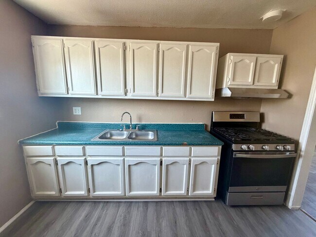 345 E 83rd St Unidad C