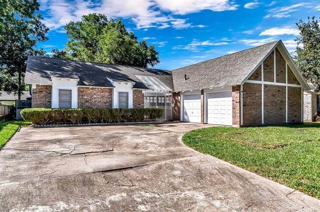 Photo - 6911 Pine Vista Ln