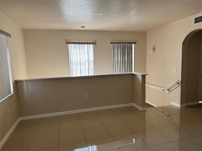 Photo - 605 Belmont Ln