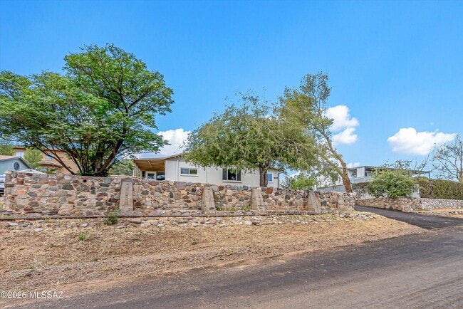 Photo - 730 N Robles Rd