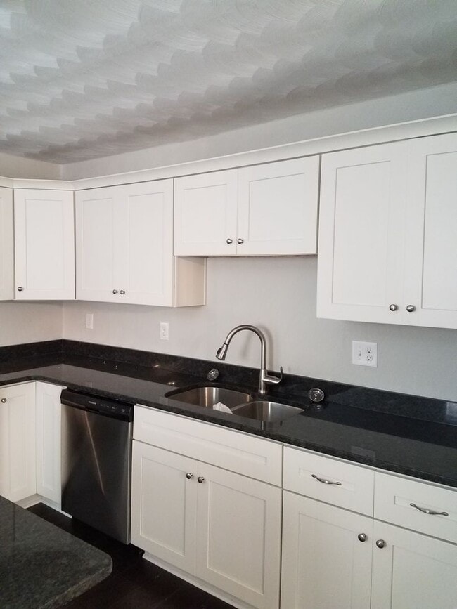 Photo - Spacious 4 Bedroom 3.5 Bath