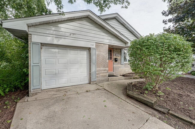 1127 Santa Rosa Ave