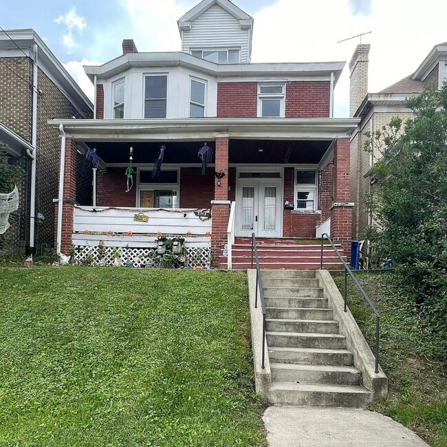 Photo - 2015 Broadway Ave Unit Floor 2